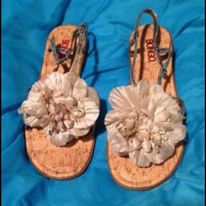 🌼Bongo Flower Sandals NWT🌼